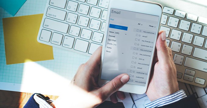 email em inglês